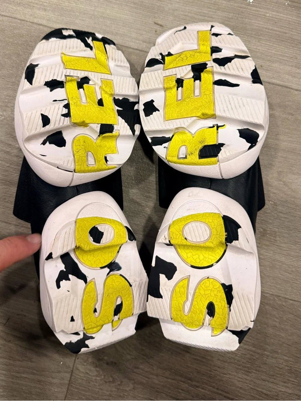 Sorel women’s White Black Slip-On Athletic Sneakers with Yellow Accents size 8